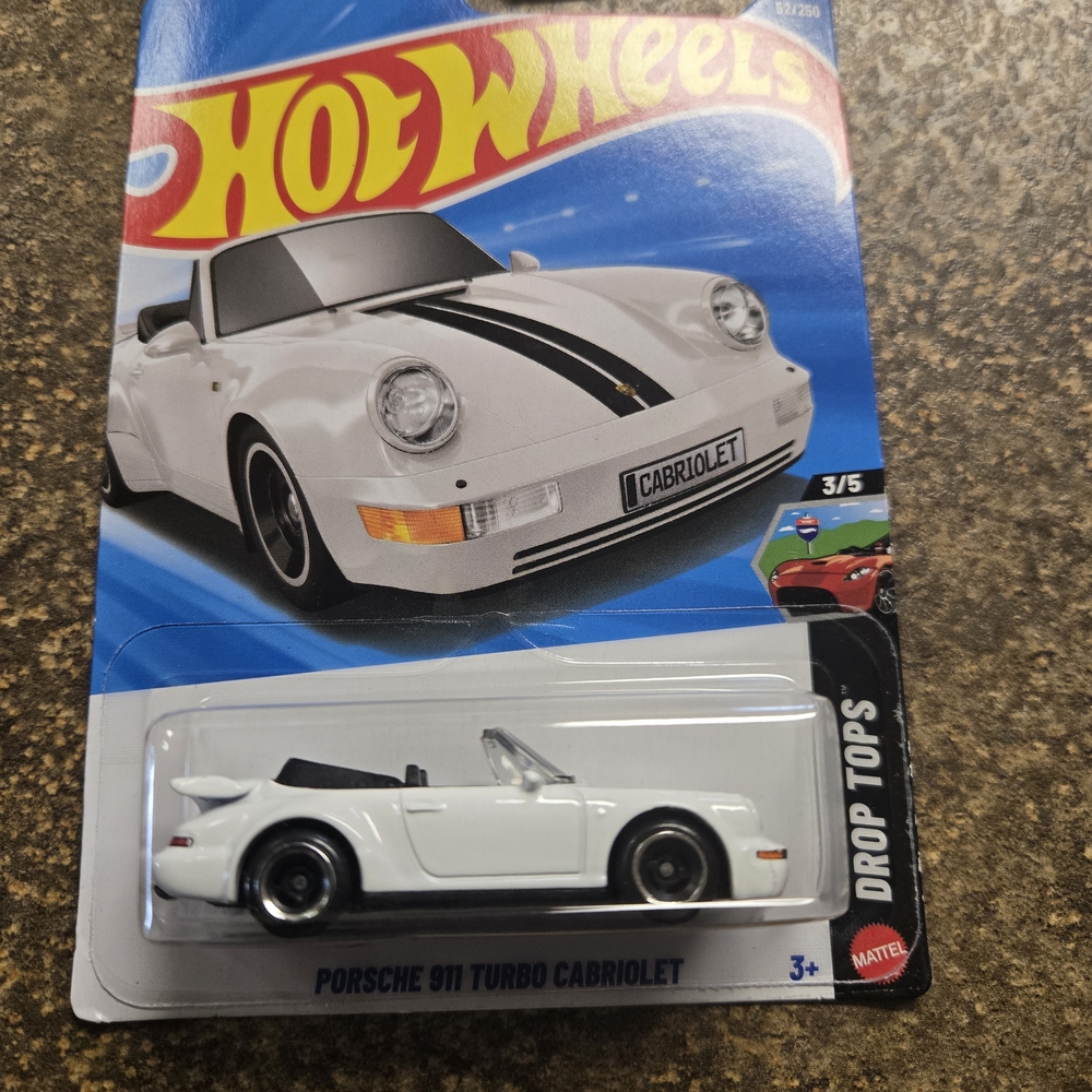Hot Wheels Porsche 911 Turbo Cabriolet Toy Car in White